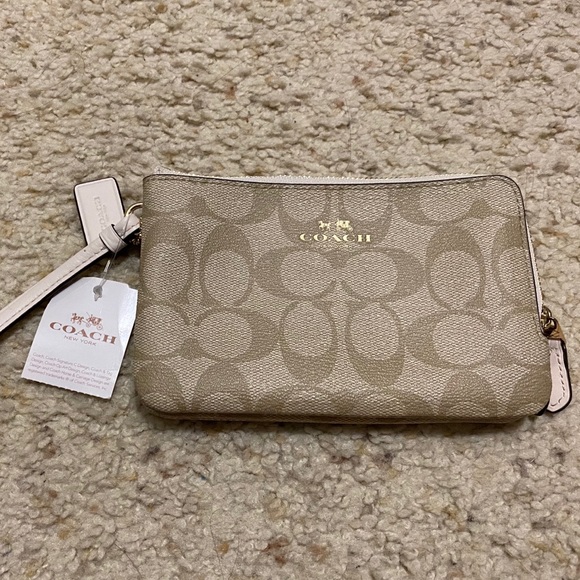 coach hand wallet